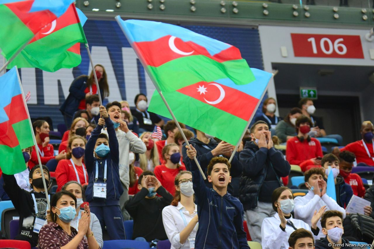 Əla hazırlıq və çətin elementlər - Dünya Yaş Qrupu Yarışlarının ikinci gününün ən maraqlı anları (FOTO)