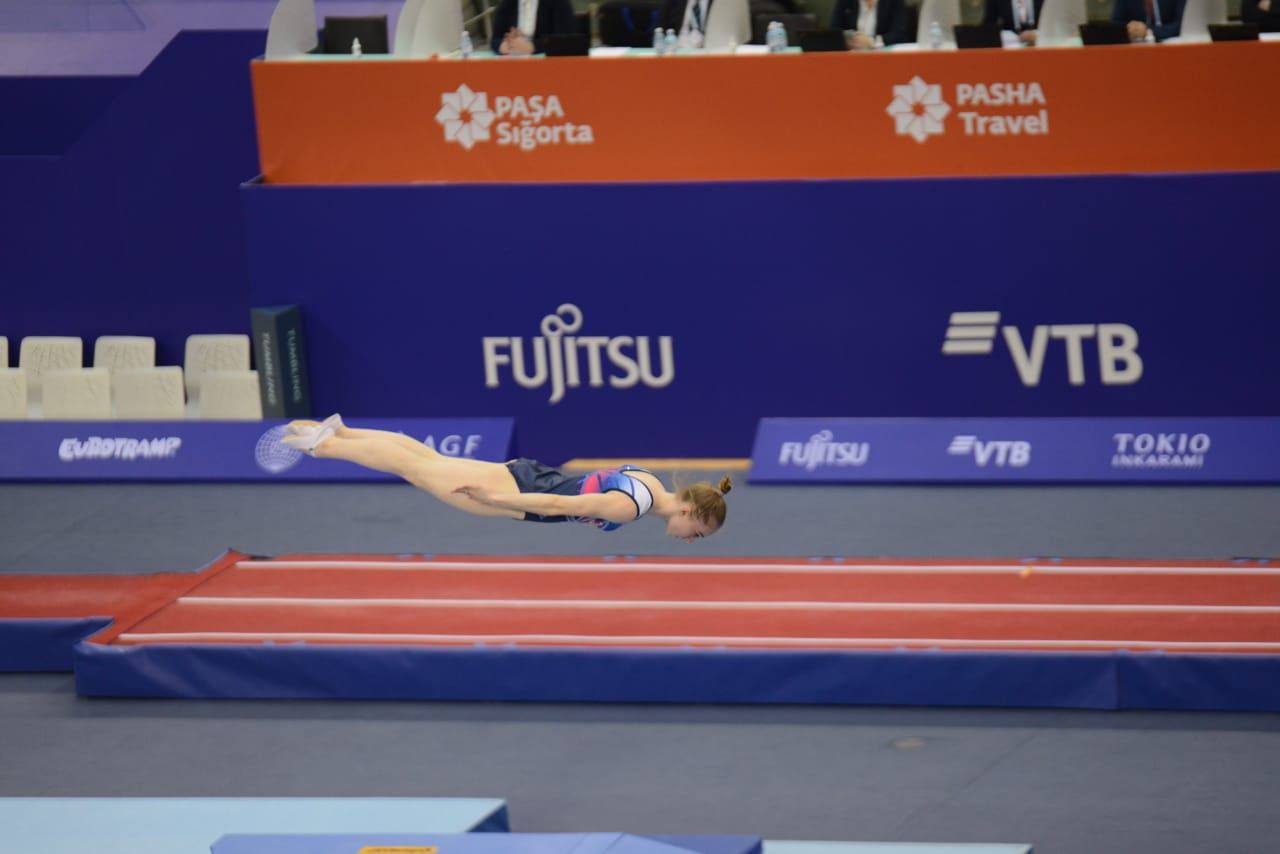 Bakıda batut gimnastikası və tamblinq üzrə Dünya Yaş Qrupları yarışlarının üçüncü gününün ən gözəl anları (FOTO)