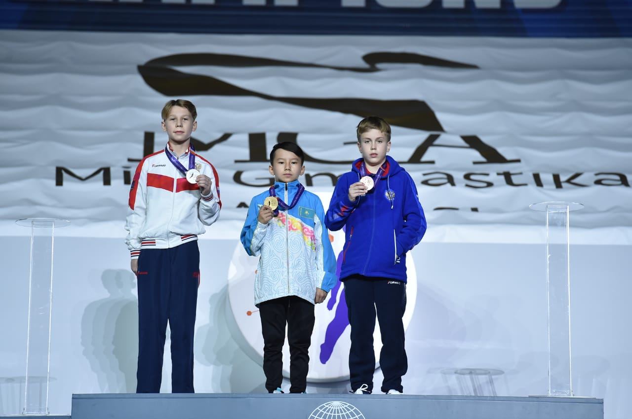Bakıda batut gimnastikası və tamblinq üzrə Dünya Yaş Qrupları yarışları qaliblərinin mükafatlandırma mərasimi keçirilib (FOTO)