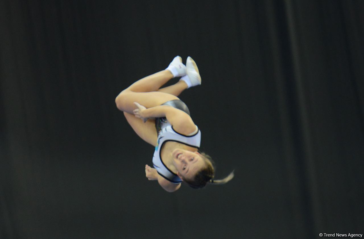 Milli Gimnastika Arenasında Batut Gimnastikası üzrə Dünya Yaş Qrupları Yarışları davam edir (FOTO)