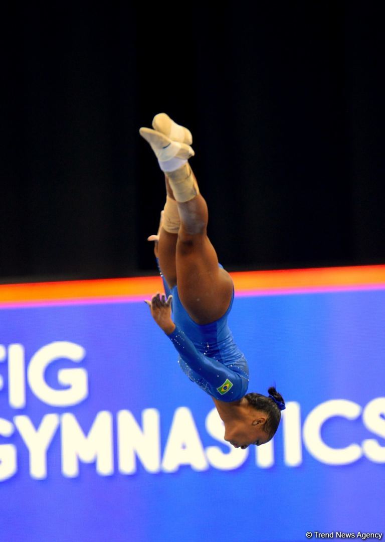 Milli Gimnastika Arenasında Batut Gimnastikası üzrə Dünya Yaş Qrupları Yarışları davam edir (FOTO)