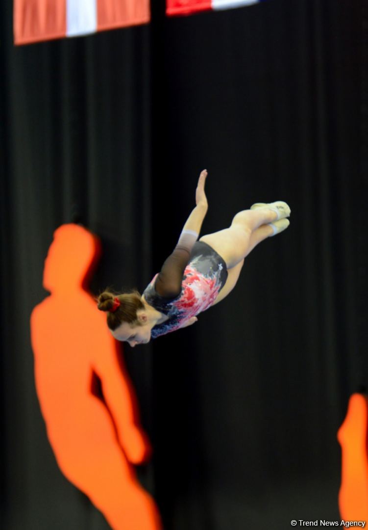 Milli Gimnastika Arenasında Batut Gimnastikası üzrə Dünya Yaş Qrupları Yarışları davam edir (FOTO)