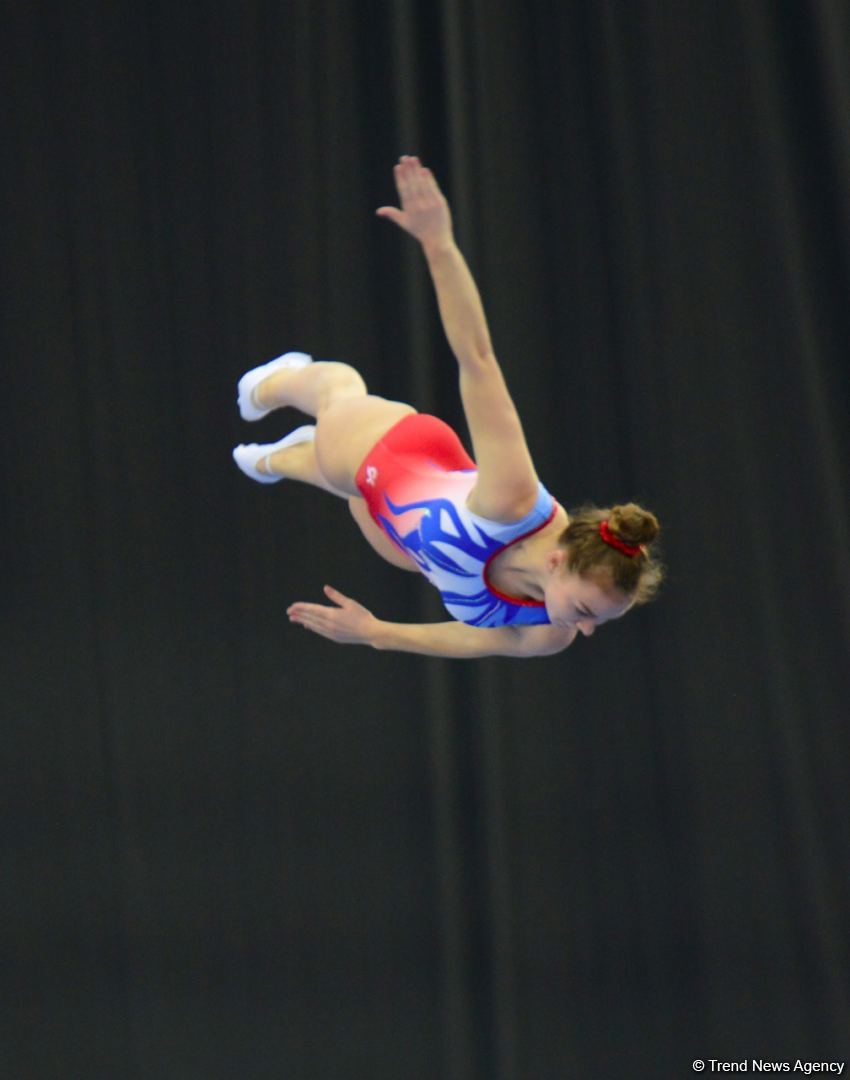 Milli Gimnastika Arenasında Batut Gimnastikası üzrə Dünya Yaş Qrupları Yarışları davam edir (FOTO)