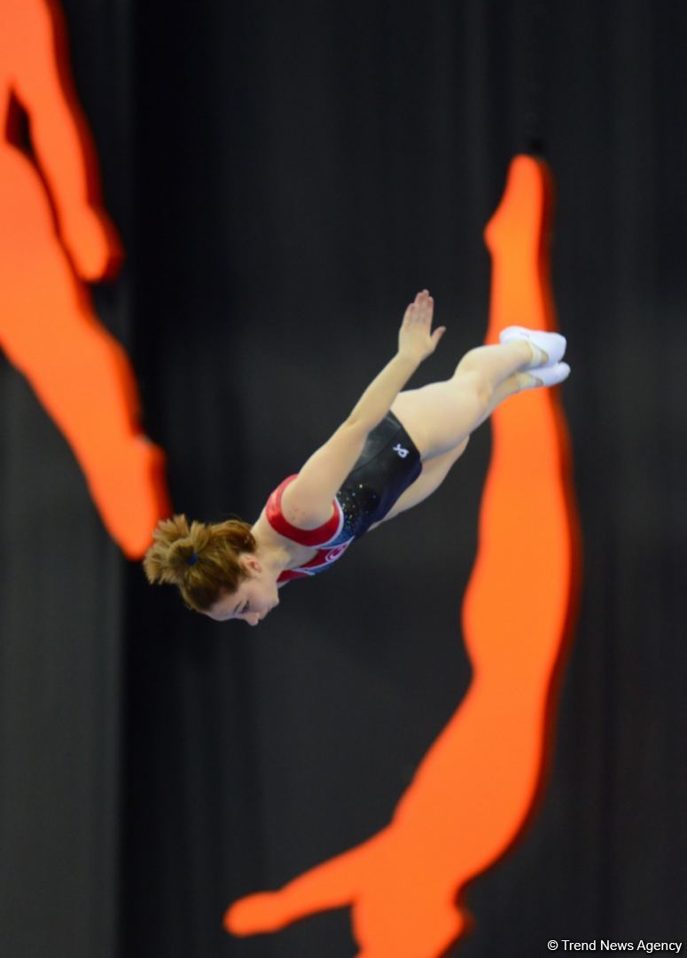 Milli Gimnastika Arenasında Batut Gimnastikası üzrə Dünya Yaş Qrupları Yarışları davam edir (FOTO)