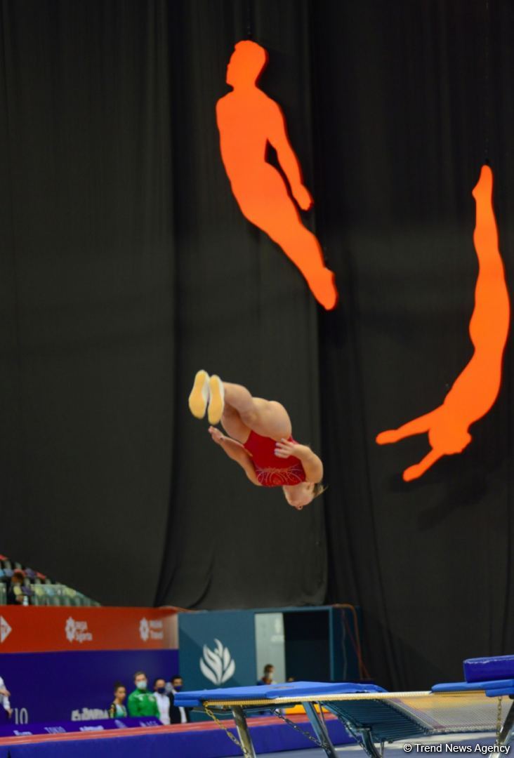 Milli Gimnastika Arenasında Batut Gimnastikası üzrə Dünya Yaş Qrupları Yarışları davam edir (FOTO)