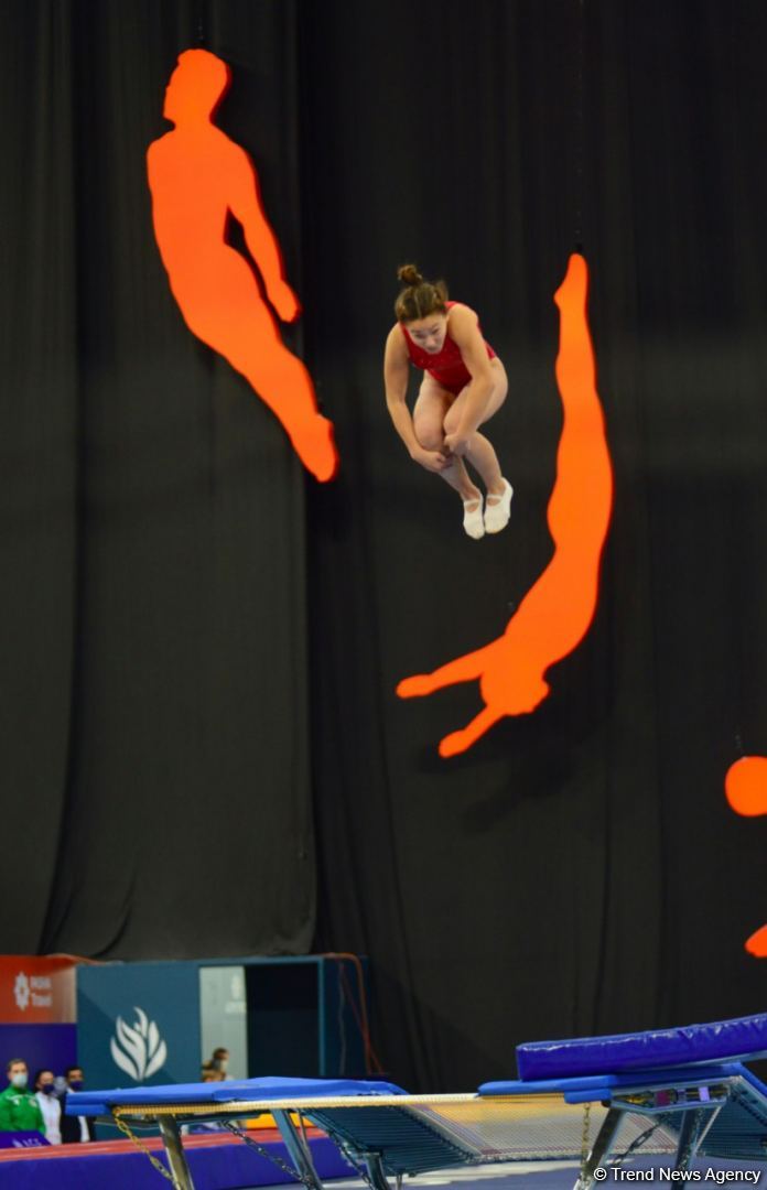 Milli Gimnastika Arenasında Batut Gimnastikası üzrə Dünya Yaş Qrupları Yarışları davam edir (FOTO)