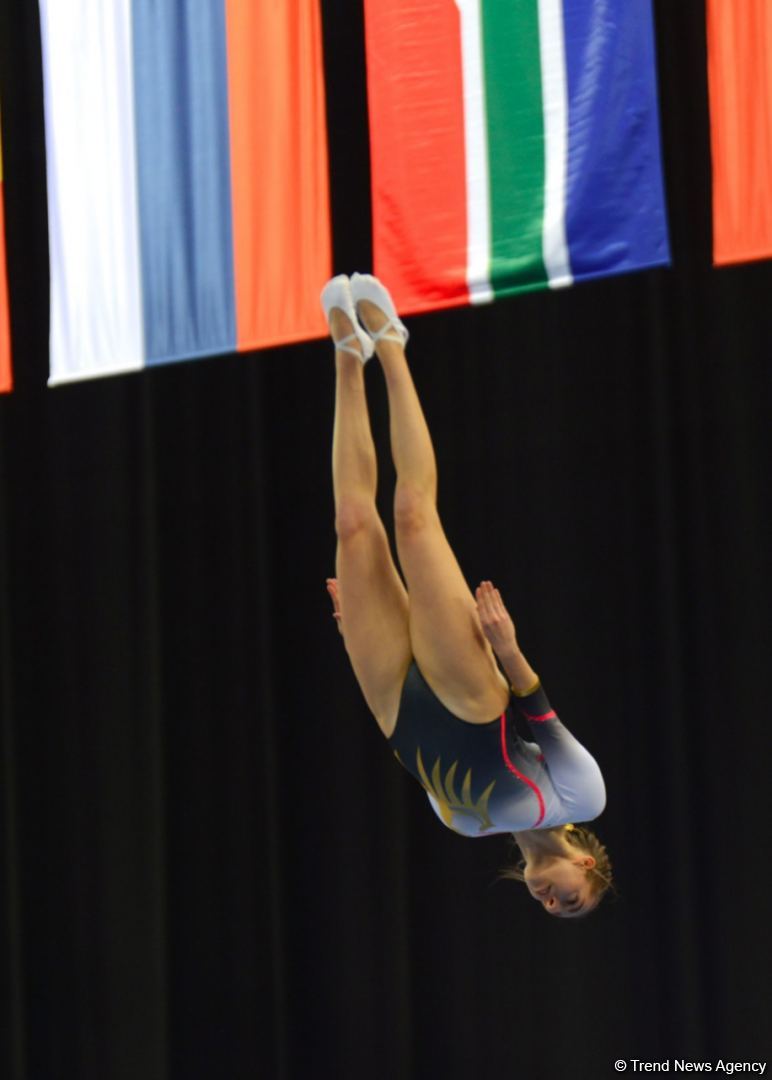 Milli Gimnastika Arenasında Batut Gimnastikası üzrə Dünya Yaş Qrupları Yarışları davam edir (FOTO)