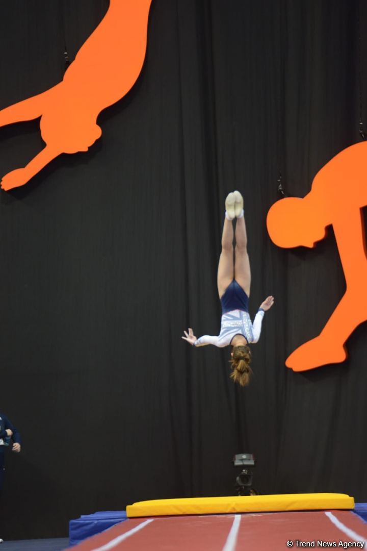 Bakıda batut gimnastikası və tamblinq üzrə Dünya Yaş Qrupu Yarışlarının final gününün ən yaxşı anları (FOTO)