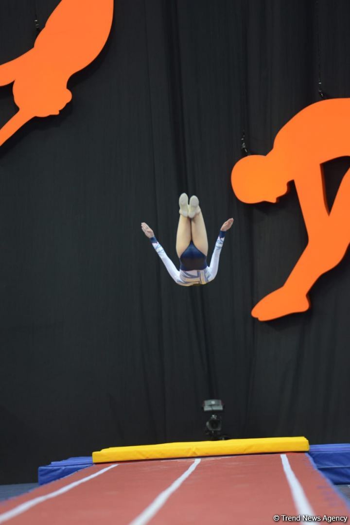 Bakıda batut gimnastikası və tamblinq üzrə Dünya Yaş Qrupu Yarışlarının final gününün ən yaxşı anları (FOTO)