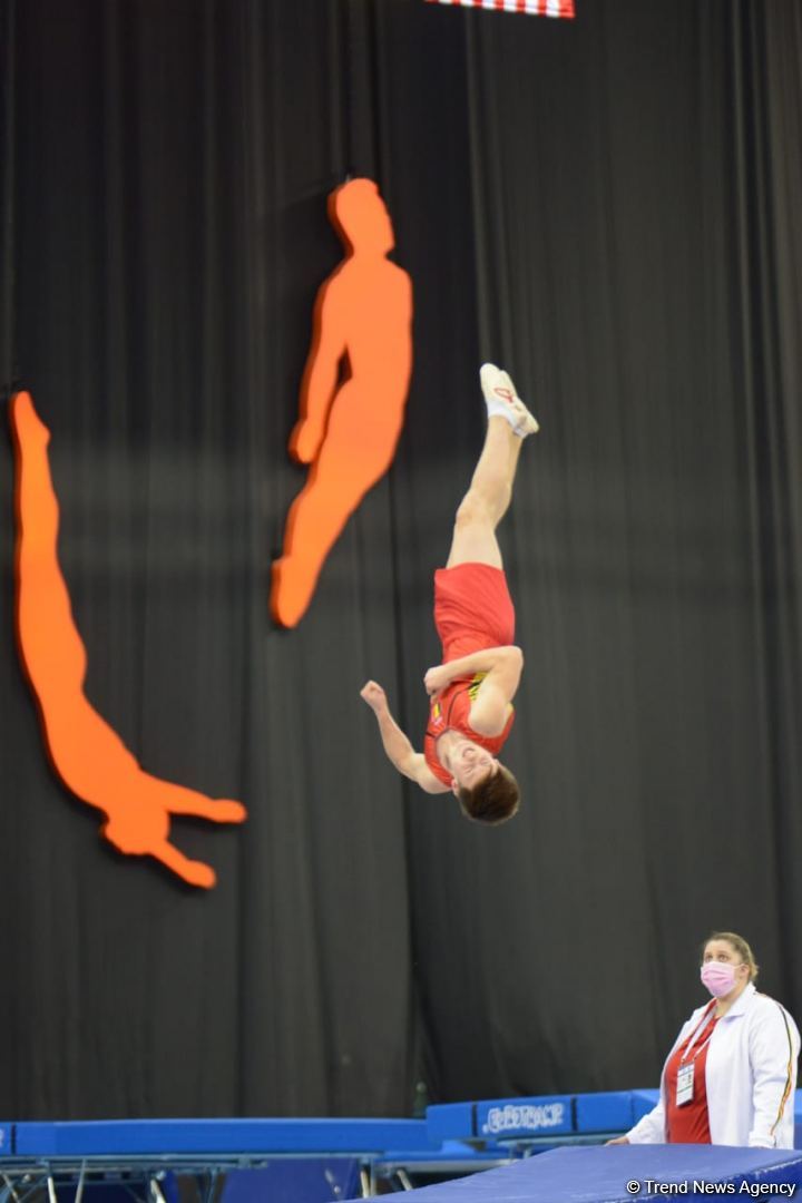 Bakıda batut gimnastikası və tamblinq üzrə Dünya Yaş Qrupu Yarışlarının final gününün ən yaxşı anları (FOTO)