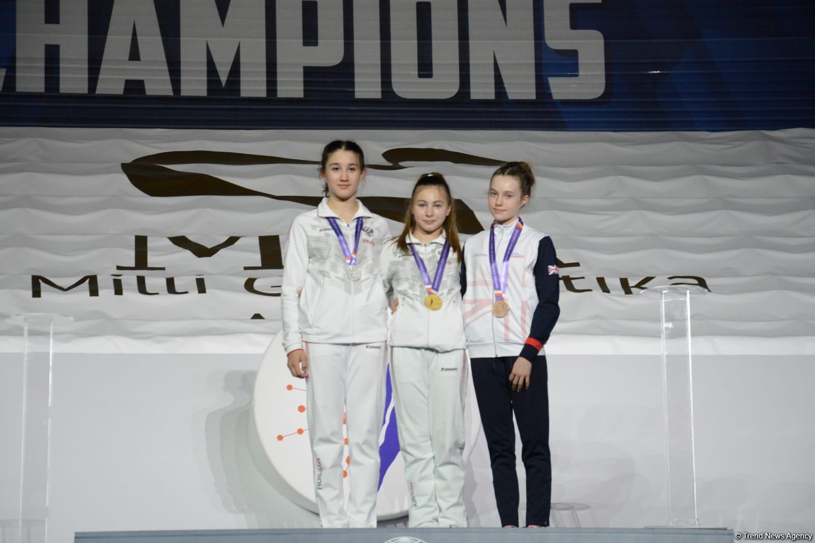Batut gimnastikası və tamblinq üzrə Dünya Yaş Qrupu Yarışlarının final gününün qaliblərinin mükafatlandırılması mərasimi keçirilib
