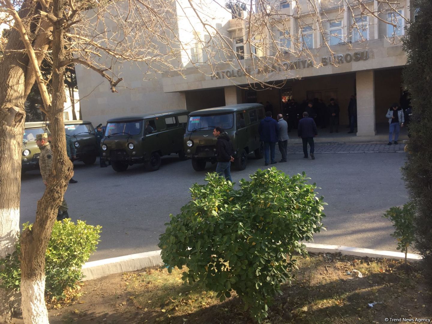 Helikopter qəzasında şəhid olanların cənazələri vida mərasimi üçün yola salınıb (FOTO/VİDEO)