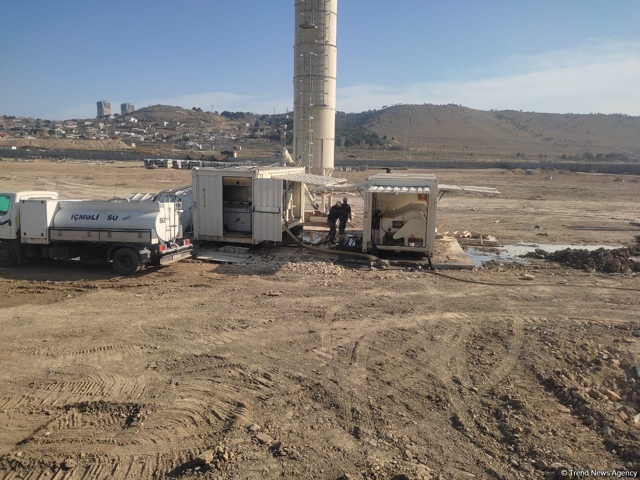 Metronun daha bir deposunun inşasında birinci mərhələ davam edir (FOTO)
