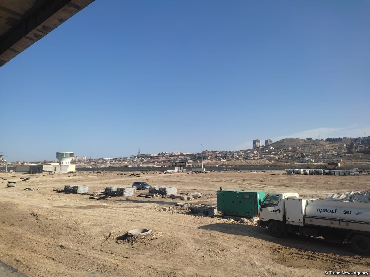 Metronun daha bir deposunun inşasında birinci mərhələ davam edir (FOTO)