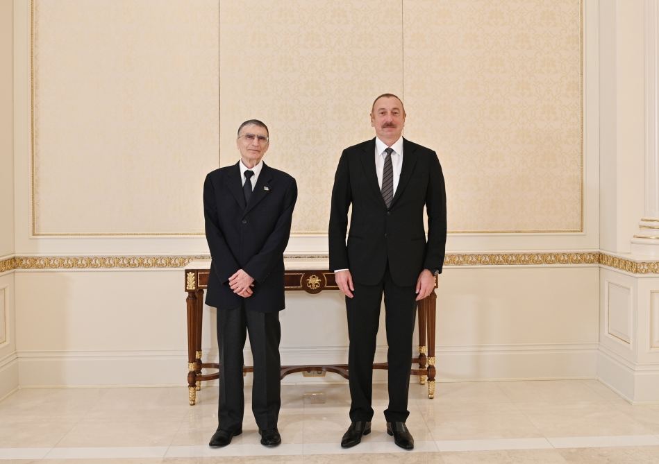 Prezident İlham Əliyev dünyaşöhrətli alim Əziz Səncəri qəbul edib (FOTO/VİDEO)
