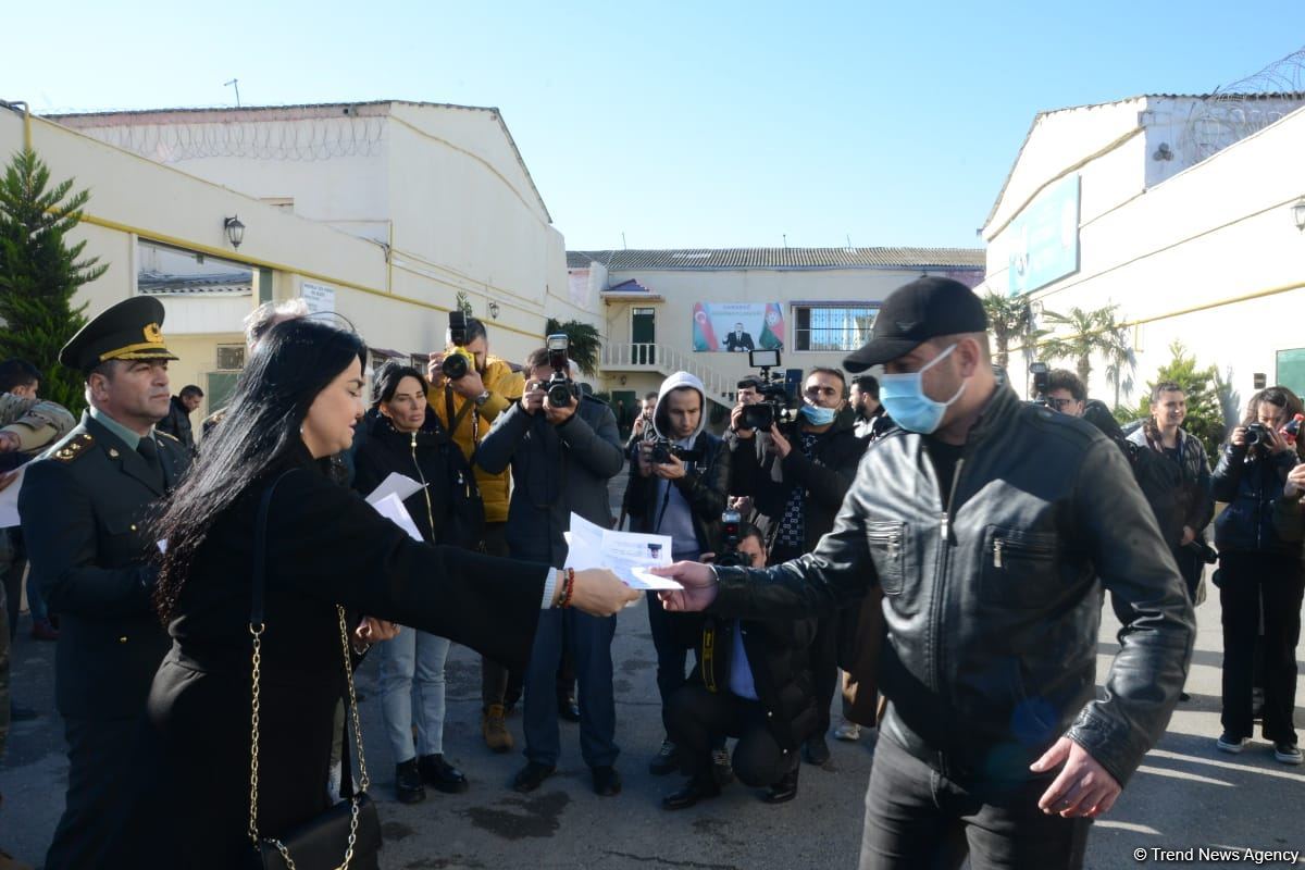 Amnistiya aktı çərçivəsində 17 saylı cəzaçəkmə müəssisəsindən 122 məhkum azadlığa buraxılıb (FOTO)