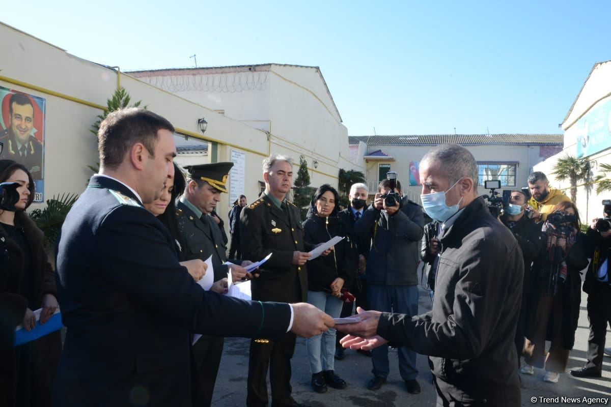 Amnistiya aktı çərçivəsində 17 saylı cəzaçəkmə müəssisəsindən 122 məhkum azadlığa buraxılıb (FOTO)
