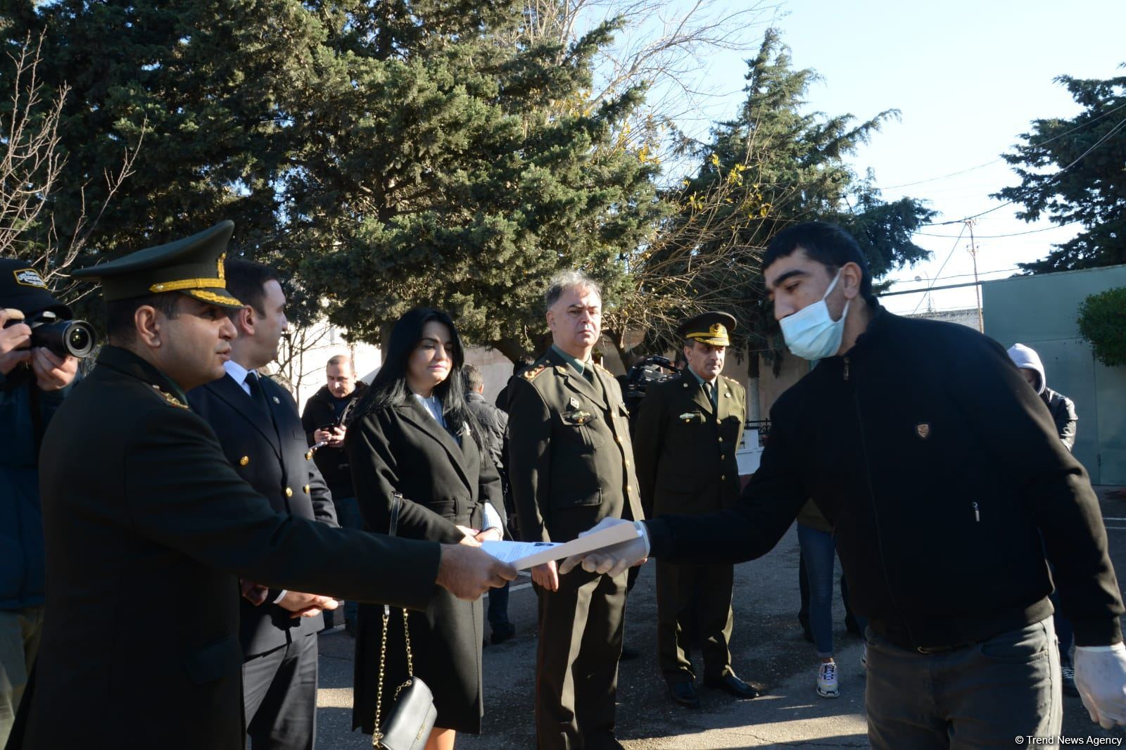 16 saylı cəzaçəkmə müəssisəsindən 14 məhkum azadlığa buraxılıb (FOTO)