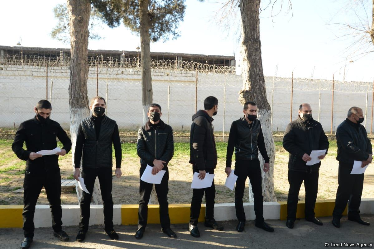 Amnistiya aktı çərçivəsində 1 saylı cəzaçəkmə müəssisəsindən 19 nəfər azad edilib (FOTO)