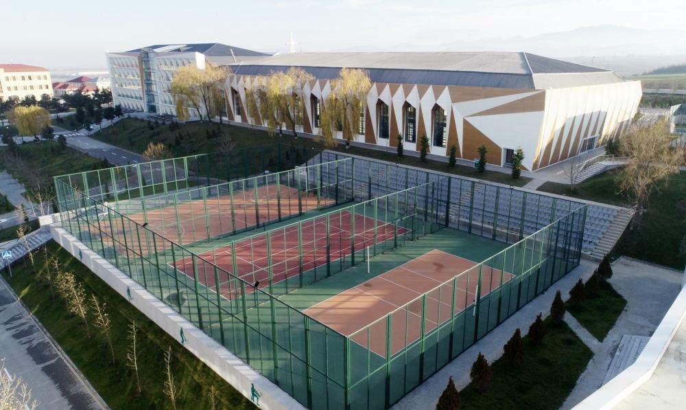 Prezident İlham Əliyev və Birinci xanım Mehriban Əliyeva Quba Olimpiya İdman Kompleksində yaradılan şəraitlə tanış olublar (YENİLƏNİB) (FOTO/VİDEO)