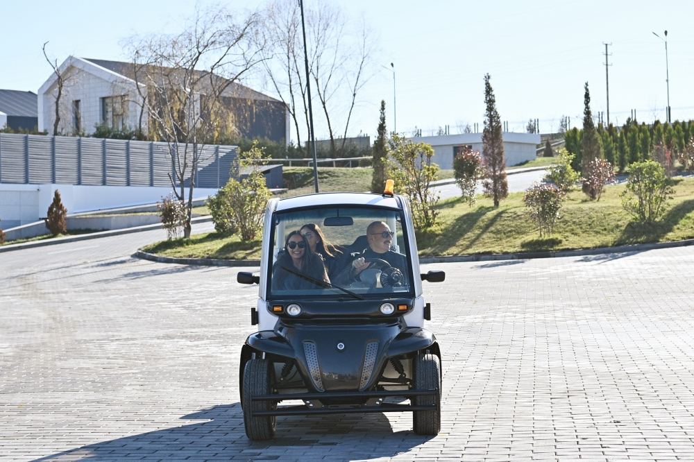 Prezident İlham Əliyev və Birinci xanım Mehriban Əliyeva Quba Olimpiya İdman Kompleksində yaradılan şəraitlə tanış olublar (YENİLƏNİB) (FOTO/VİDEO)