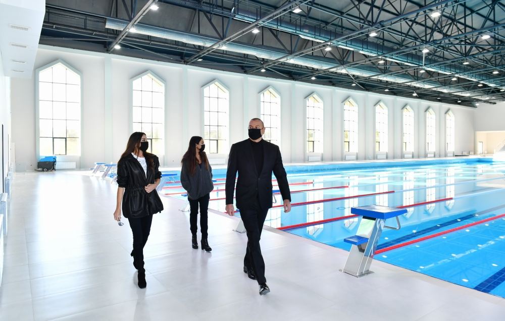 Prezident İlham Əliyev və Birinci xanım Mehriban Əliyeva Quba Olimpiya İdman Kompleksində yaradılan şəraitlə tanış olublar (YENİLƏNİB) (FOTO/VİDEO)