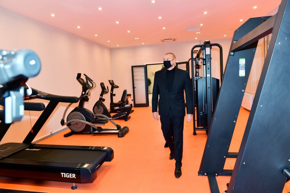 Prezident İlham Əliyev və Birinci xanım Mehriban Əliyeva Quba Olimpiya İdman Kompleksində yaradılan şəraitlə tanış olublar (YENİLƏNİB) (FOTO/VİDEO)