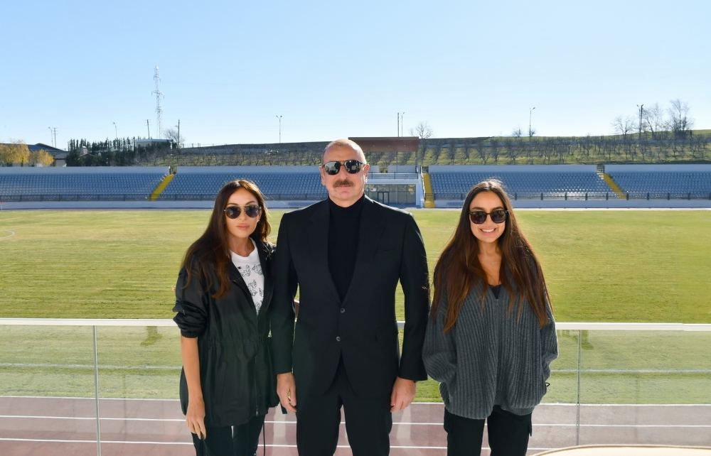 Prezident İlham Əliyev və Birinci xanım Mehriban Əliyeva Quba Olimpiya İdman Kompleksində yaradılan şəraitlə tanış olublar (YENİLƏNİB) (FOTO/VİDEO)