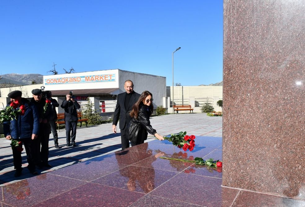 Prezident İlham Əliyev və Birinci xanım Mehriban Əliyeva Qonaqkənd qəsəbəsinin sakinləri ilə görüşüblər (YENİLƏNİB) (FOTO/VİDEO)