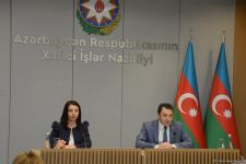 Xarici işlər nazirinin müavini Elnur Məmmədov brifinq keçirib (FOTO/VİDEO)