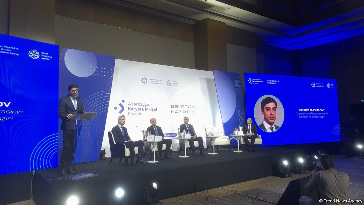 Azərbaycan Karyera İnkişaf Forumu başlayıb (FOTO)