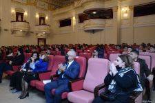 Mərhəmət və ümid işığı... Bakı Bələdiyyə Teatrının kollektivi "Sonsuz Tanrı məhəbbəti" tamaşasını təqdim edib (FOTO)