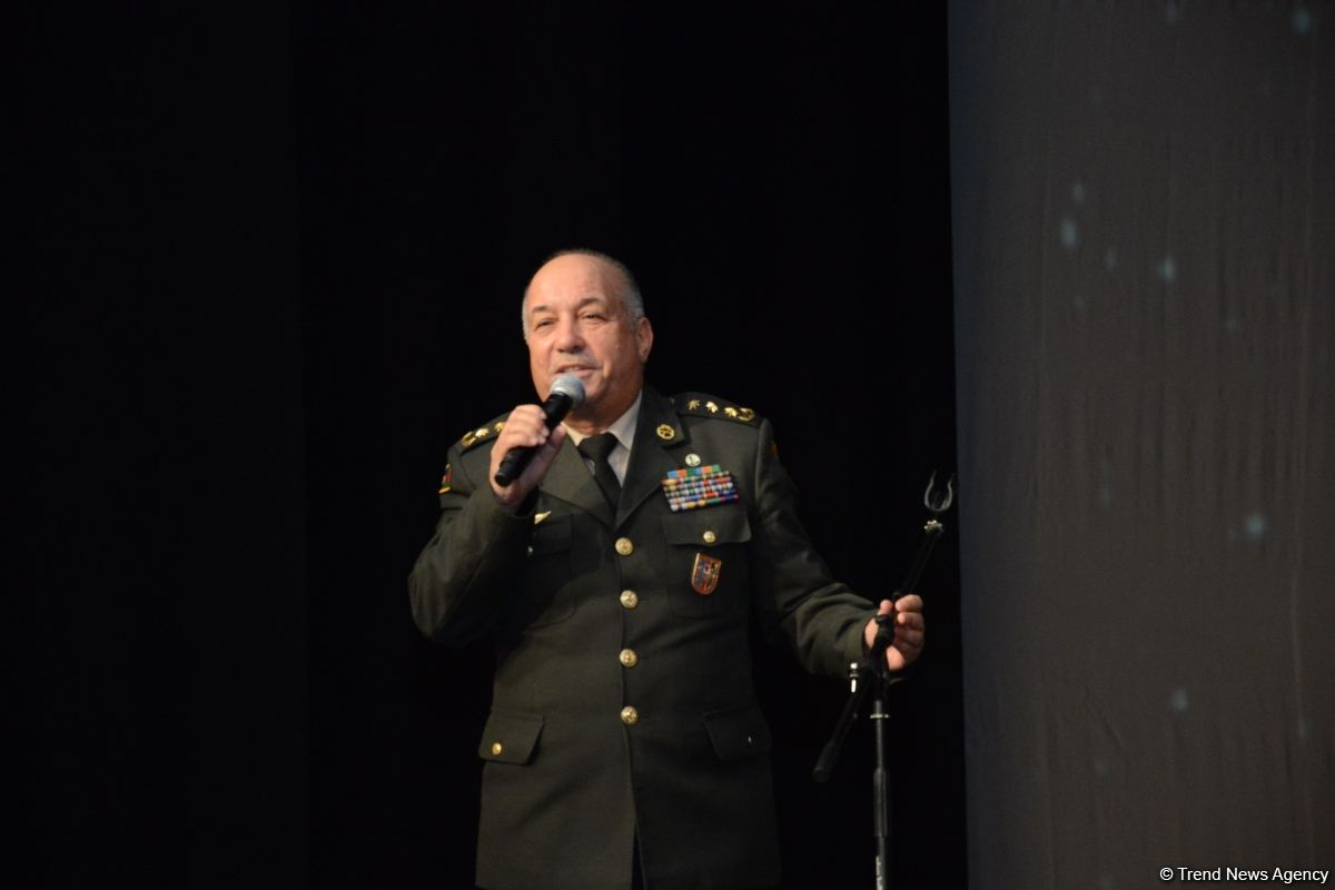 Mərhəmət və ümid işığı... Bakı Bələdiyyə Teatrının kollektivi "Sonsuz Tanrı məhəbbəti" tamaşasını təqdim edib (FOTO)