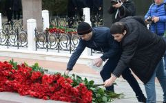 Azərbaycan xalqı ulu öndər Heydər Əliyevin xatirəsini dərin hörmət və ehtiramla yad edir (FOTO)