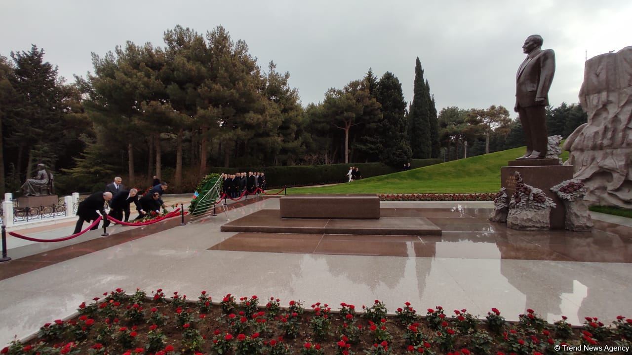Müdafiə Sənayesi Nazirliyinin əməkdaşları peşə bayramını qeyd edirlər (FOTO)