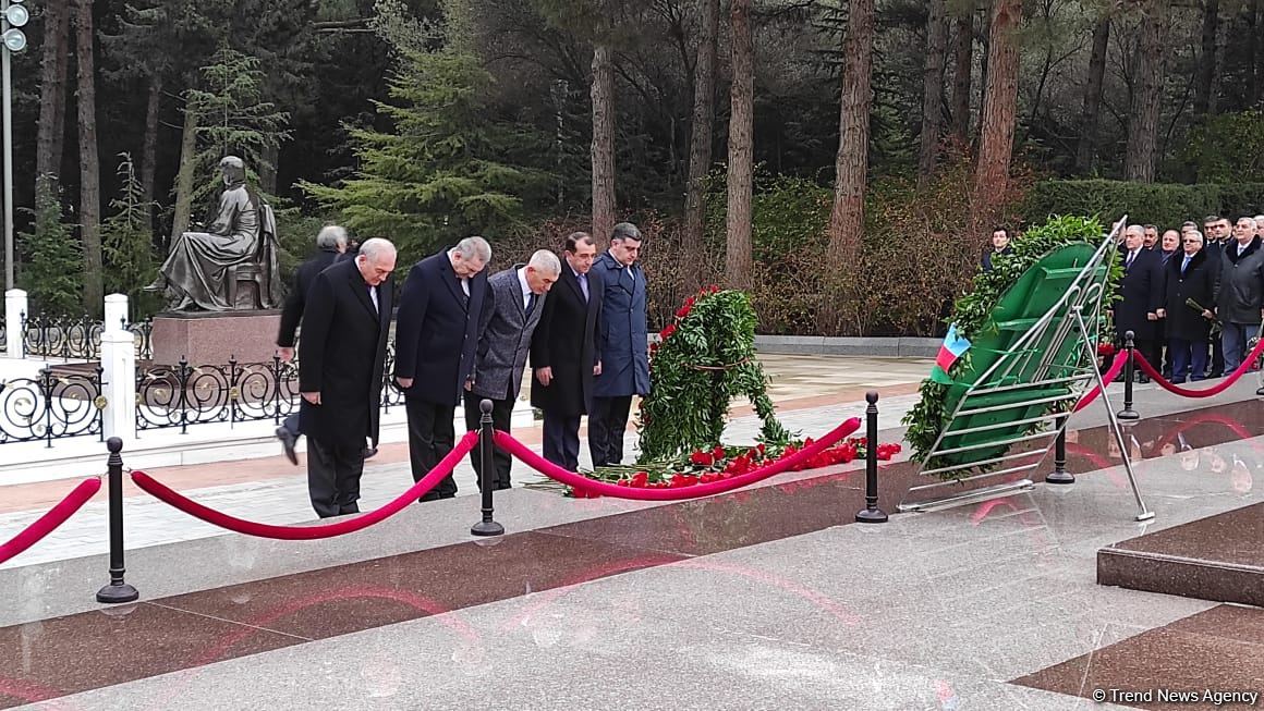 Müdafiə Sənayesi Nazirliyinin əməkdaşları peşə bayramını qeyd edirlər (FOTO)