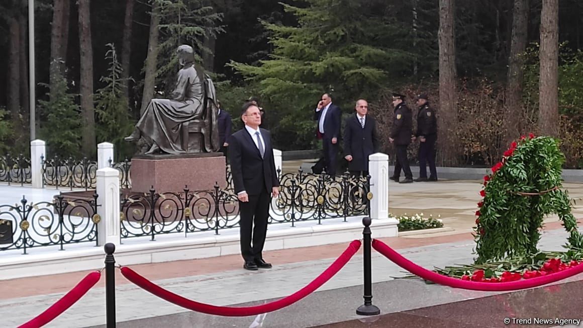 Müdafiə Sənayesi Nazirliyinin əməkdaşları peşə bayramını qeyd edirlər (FOTO)