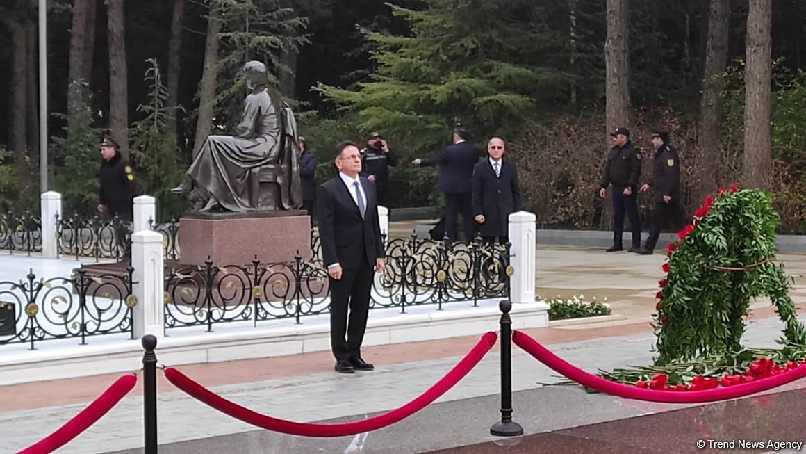 Müdafiə Sənayesi Nazirliyinin əməkdaşları peşə bayramını qeyd edirlər (FOTO)