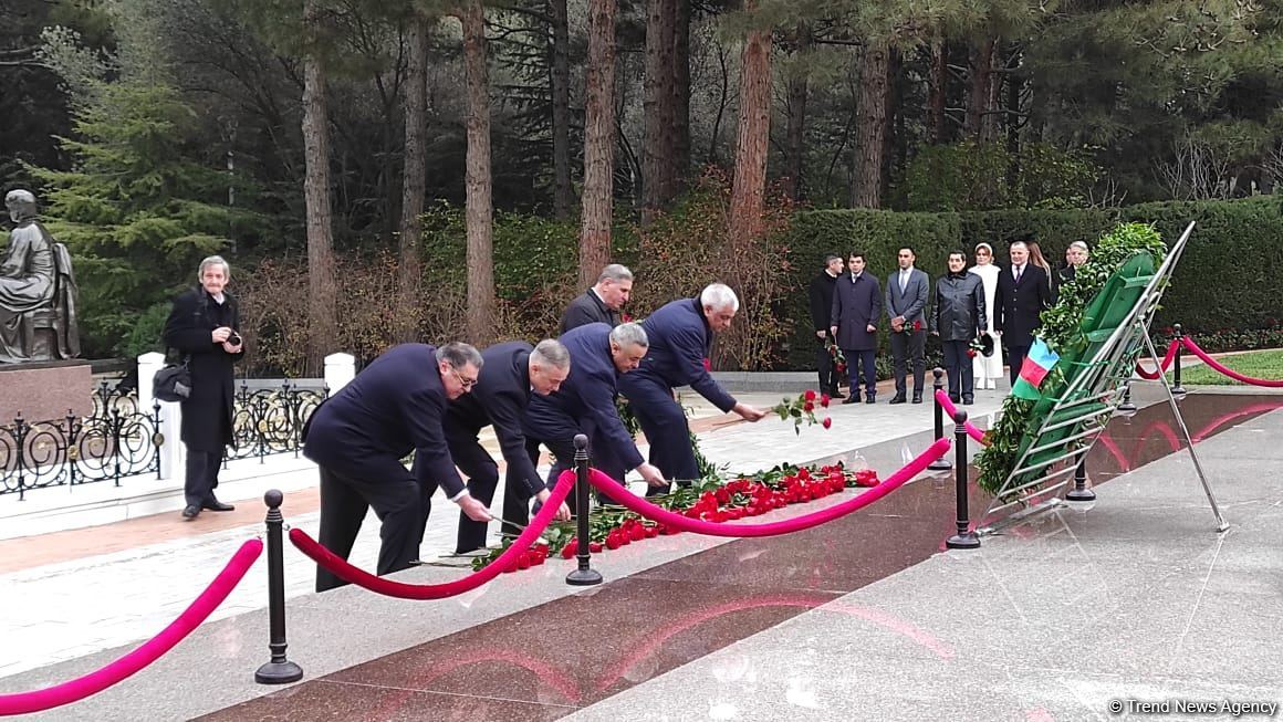 Müdafiə Sənayesi Nazirliyinin əməkdaşları peşə bayramını qeyd edirlər (FOTO)