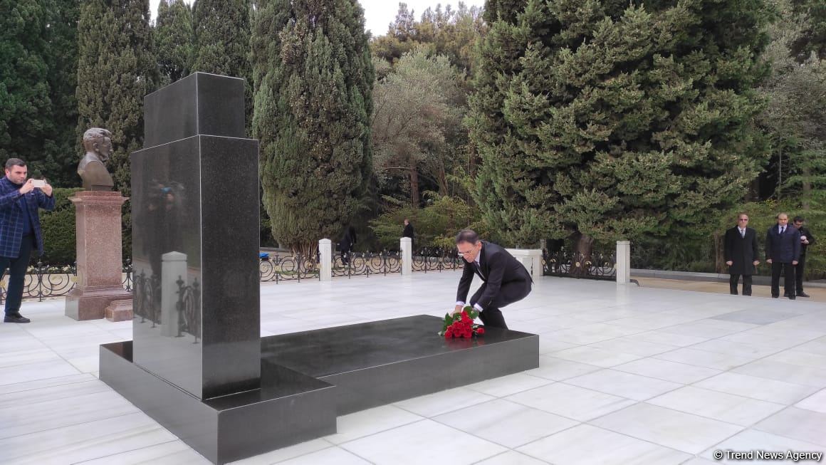 Müdafiə Sənayesi Nazirliyinin əməkdaşları peşə bayramını qeyd edirlər (FOTO)
