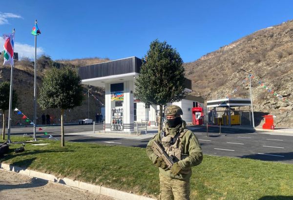 Azərbaycan Gorus-Qafan yolu üzərində ilk yanacaqdoldurma məntəqəsini açıb (FOTO)