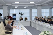 Azərbaycan və Rusiyadan olan ekspertlər Bakı ilə Moskva arasında əlaqələrin gələcək inkişaf perspektivlərini müzakirə ediblər (FOTO)
