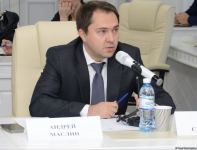 Azərbaycan və Rusiyadan olan ekspertlər Bakı ilə Moskva arasında əlaqələrin gələcək inkişaf perspektivlərini müzakirə ediblər (FOTO)