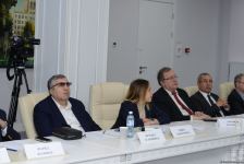 Azərbaycan və Rusiyadan olan ekspertlər Bakı ilə Moskva arasında əlaqələrin gələcək inkişaf perspektivlərini müzakirə ediblər (FOTO)