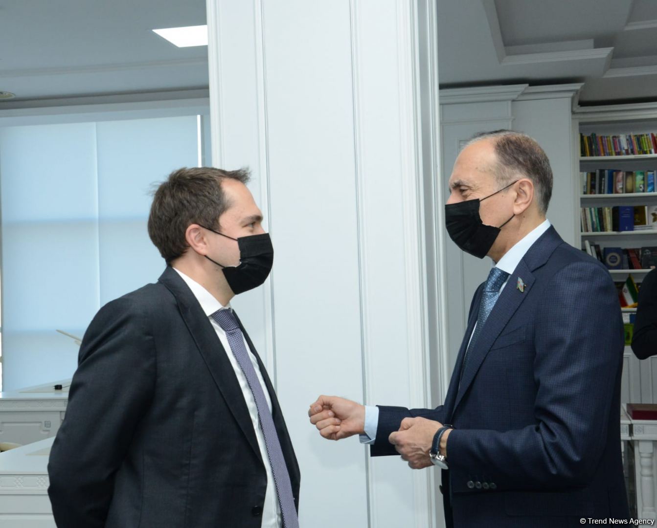 Azərbaycan və Rusiyadan olan ekspertlər Bakı ilə Moskva arasında əlaqələrin gələcək inkişaf perspektivlərini müzakirə ediblər (FOTO)