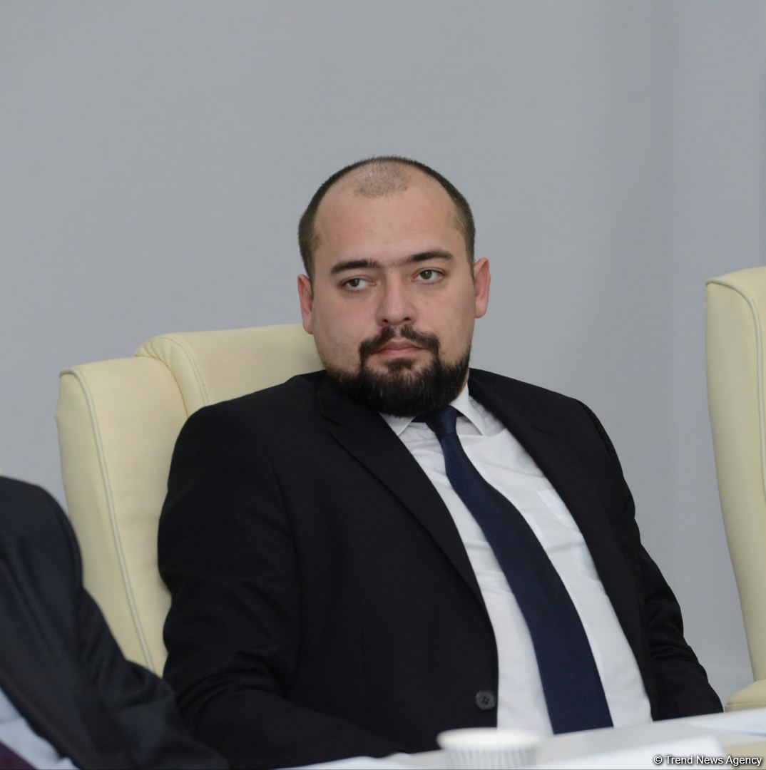 Azərbaycan və Rusiyadan olan ekspertlər Bakı ilə Moskva arasında əlaqələrin gələcək inkişaf perspektivlərini müzakirə ediblər (FOTO)
