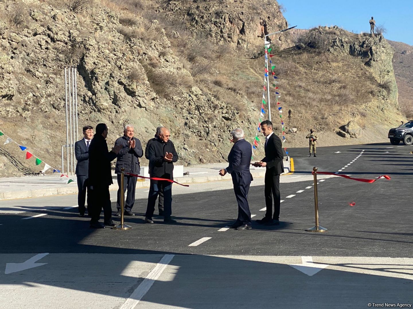 Azərbaycan Gorus-Qafan yolu üzərində ilk yanacaqdoldurma məntəqəsini açıb (FOTO)