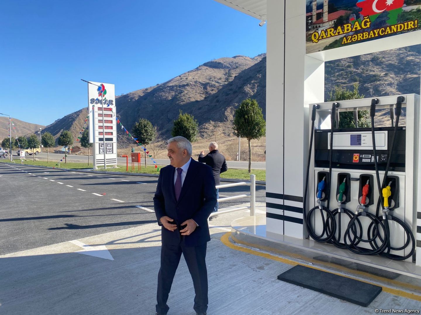 Azərbaycan Gorus-Qafan yolu üzərində ilk yanacaqdoldurma məntəqəsini açıb (FOTO)
