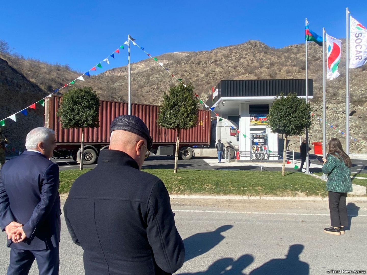 Azərbaycan Gorus-Qafan yolu üzərində ilk yanacaqdoldurma məntəqəsini açıb (FOTO)