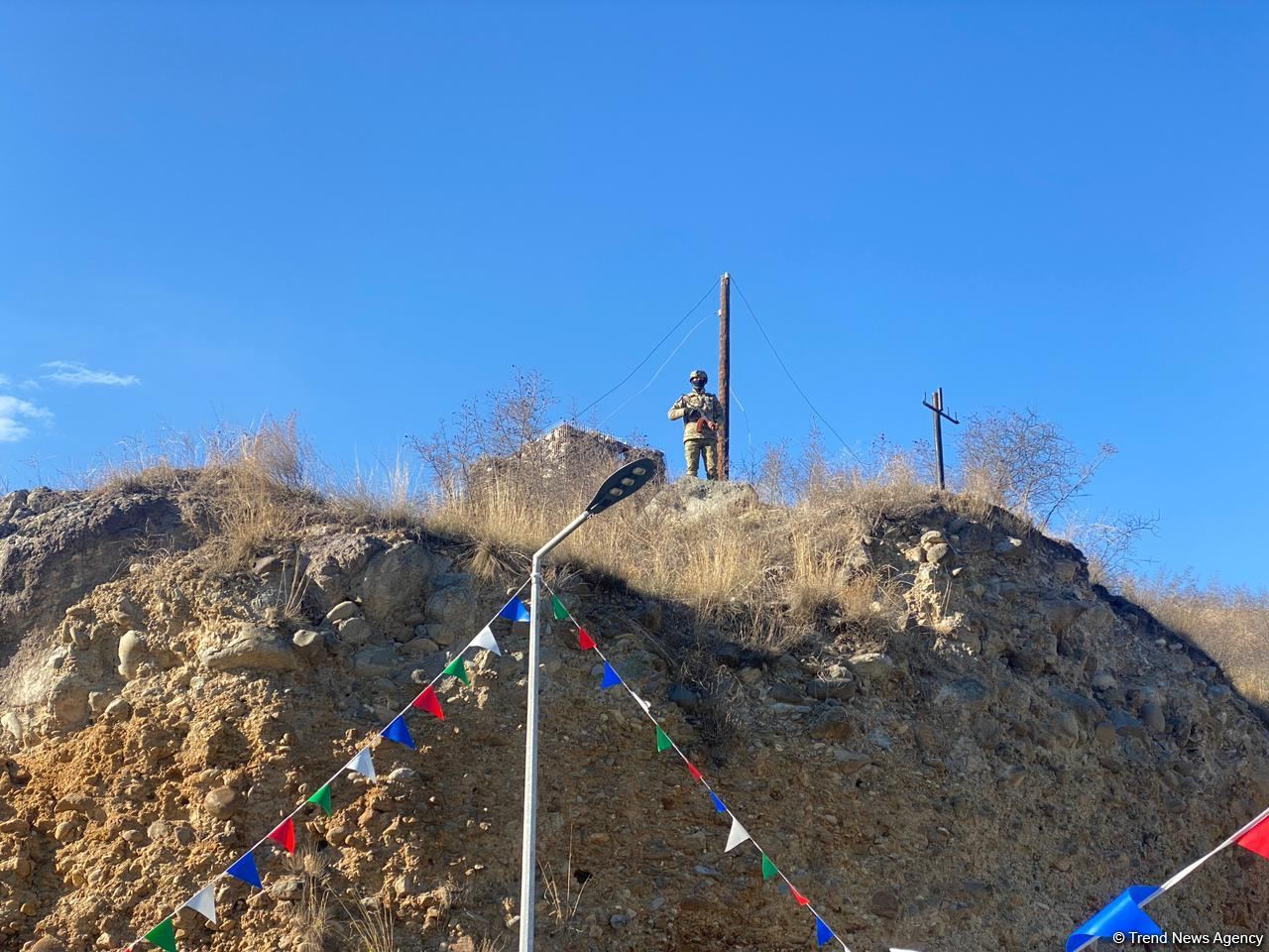 Azərbaycan Gorus-Qafan yolu üzərində ilk yanacaqdoldurma məntəqəsini açıb (FOTO)